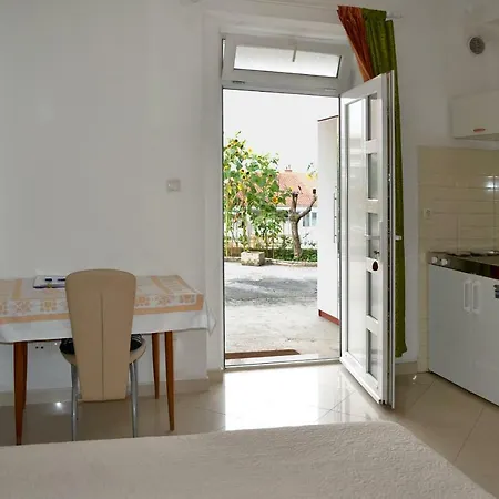 בית הארחה Sunflower