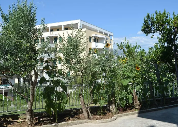 בית הארחה Sunflower 3*