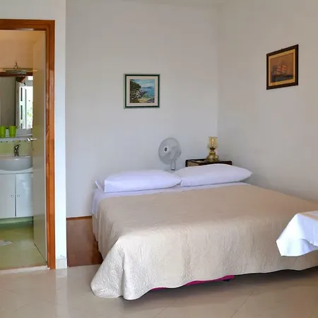 Sunflower Gæstehus Split