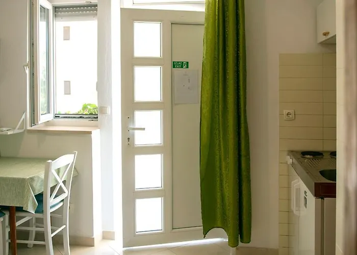 Sunflower Gæstehus 3*